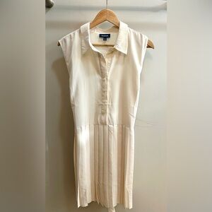 ModCloth Women’s 1/2 button Collar Pleated Dress with tie back in Cream Size L
